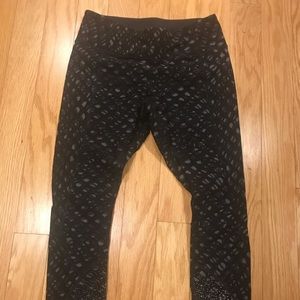 Lululemon Tight Stuff Black Gray Legging 8